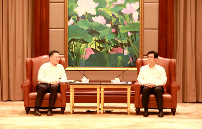 余紅輝拜會福建省省長趙龍并共同見證中林集團與福建省人民政府簽署戰(zhàn)略合作協(xié)議