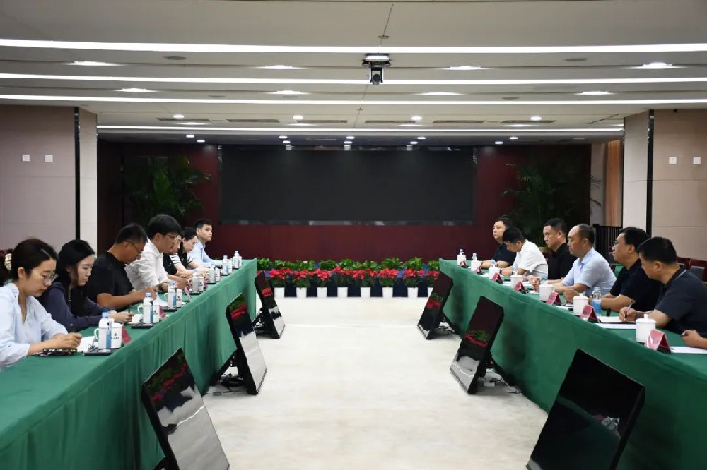 趙家悅與河北省臨漳縣委書記李書峰一行會談